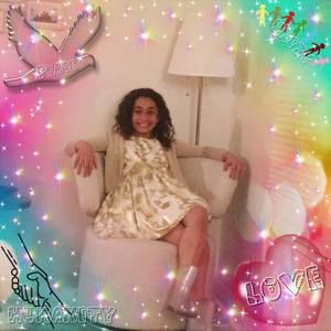 Meet your Posher, Lara